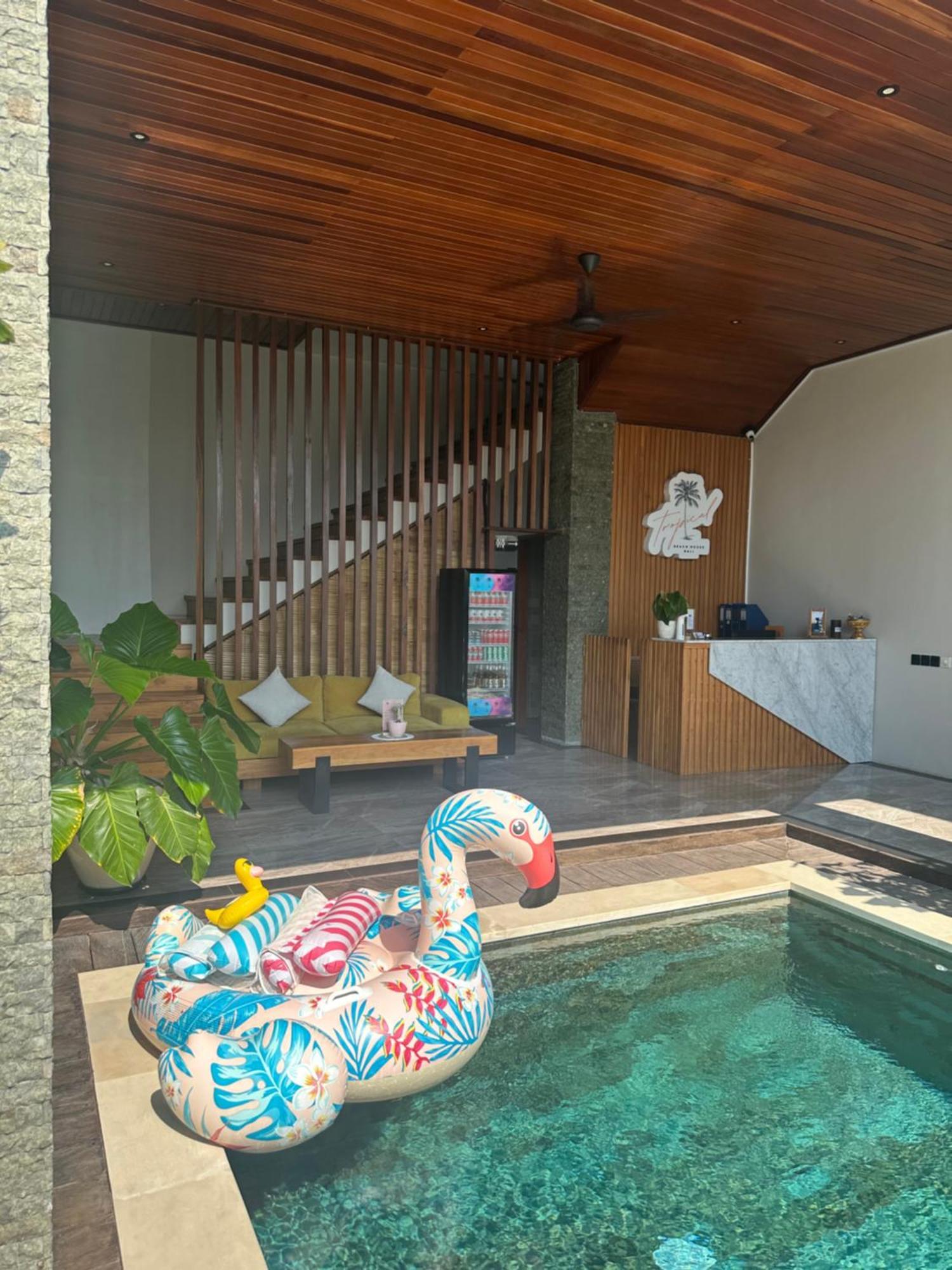 Tropical Beach House Bali Seminyak  Exterior photo